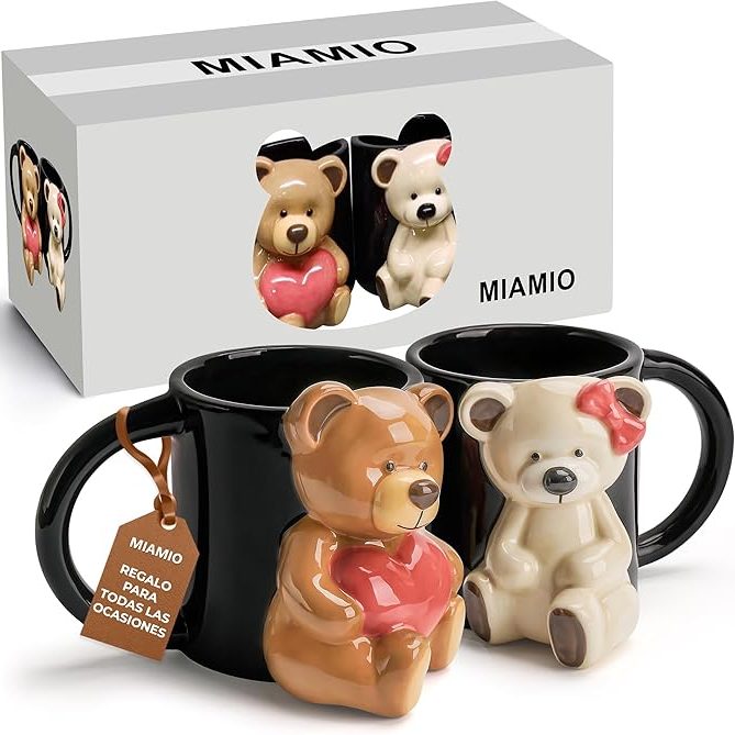 “Dos tazas de besos y abrazos con osos que se abrazan, detalle tierno para regalar en pareja.”